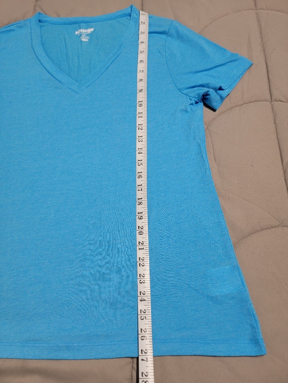 Old Navy Vintage Collection Turquoise Short Sleeve V-neck T-shirt - Size Large - Picture 4 of 4